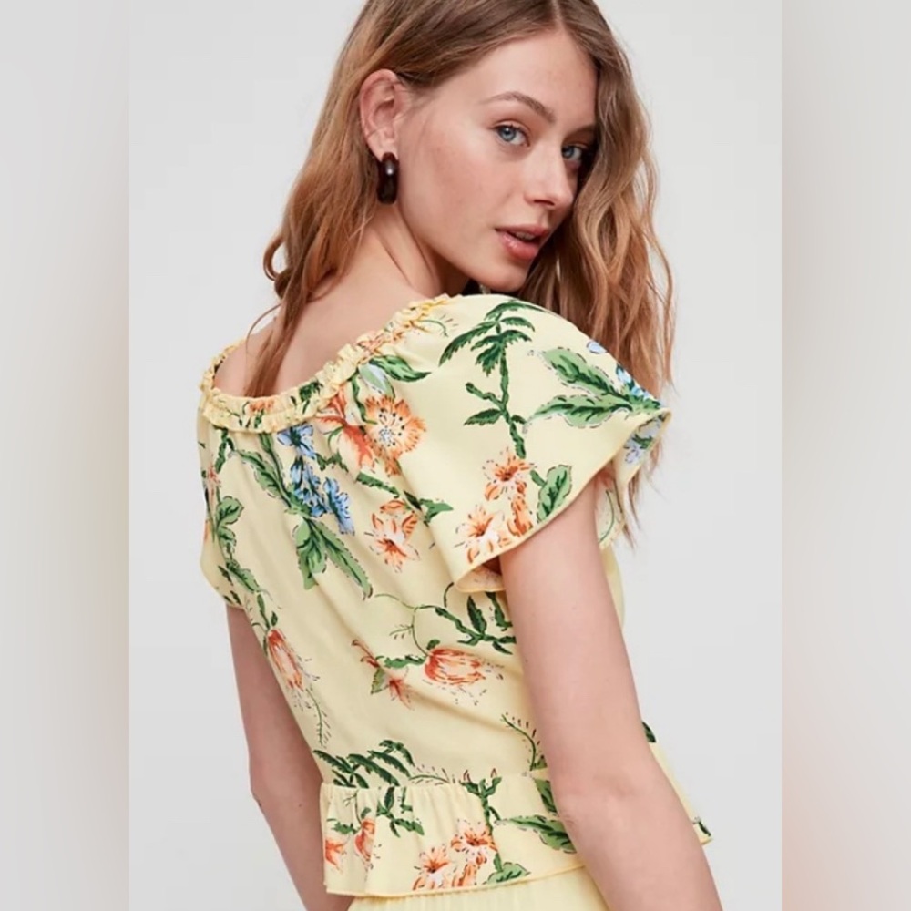Aritzia Wilfred new Yellow Floral Boho Summer Vacation Wrap Blouse Sz M